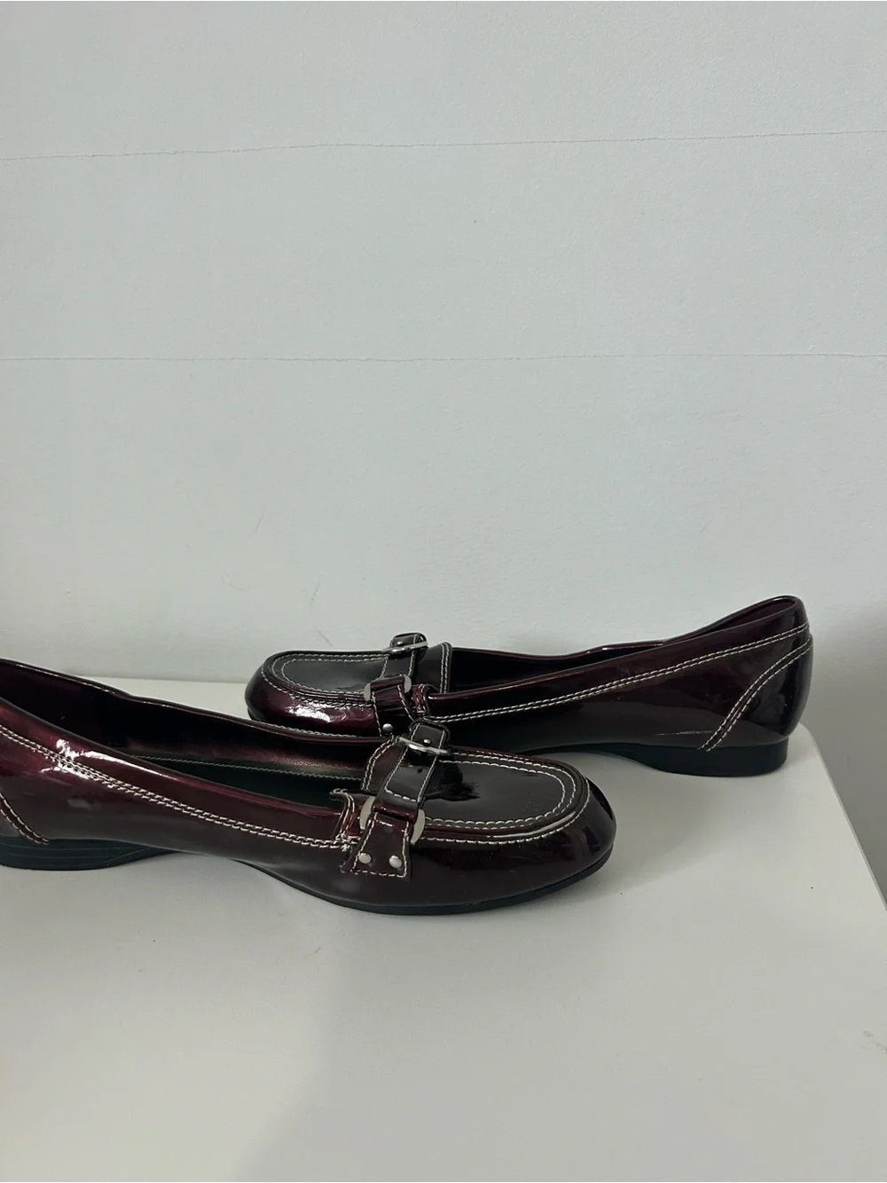 y2k 90s Burgundy Patent Mary Janes Silver Buckle Size 9 1/2 Chic Tweed Retro